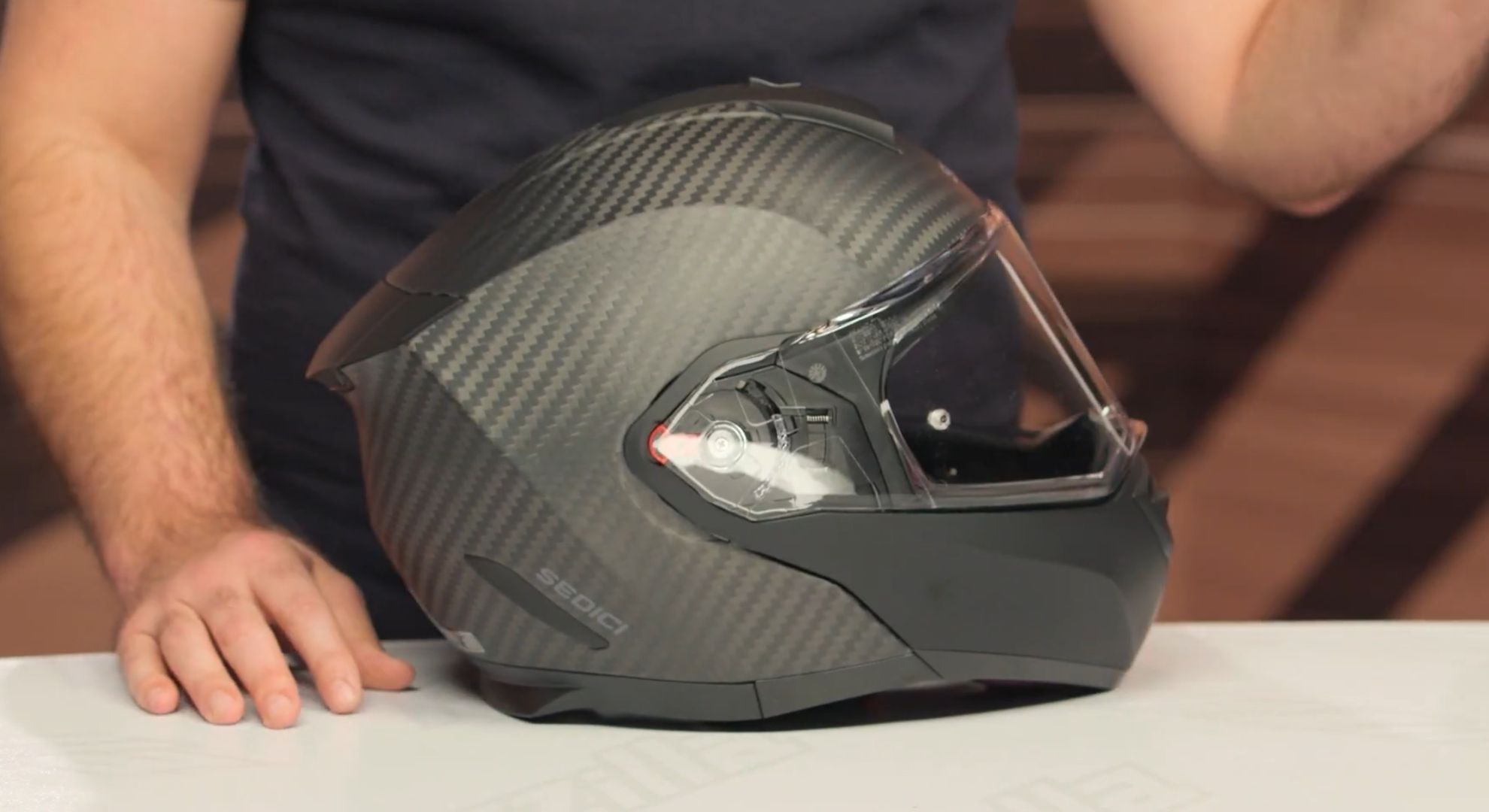 Sedici%20Sistema%20II%20Carbon%20Helmet.jpg
