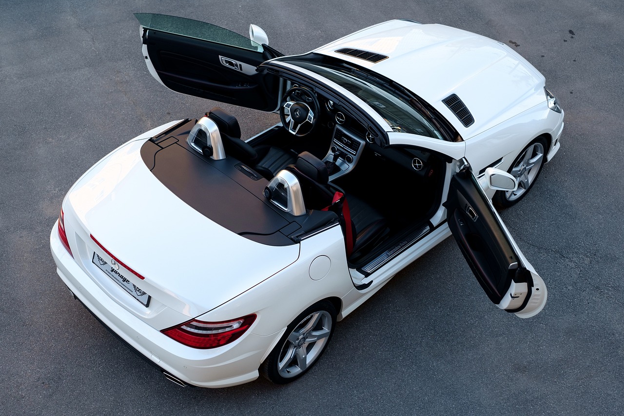 car-g6b48a0e2a_1280.jpg