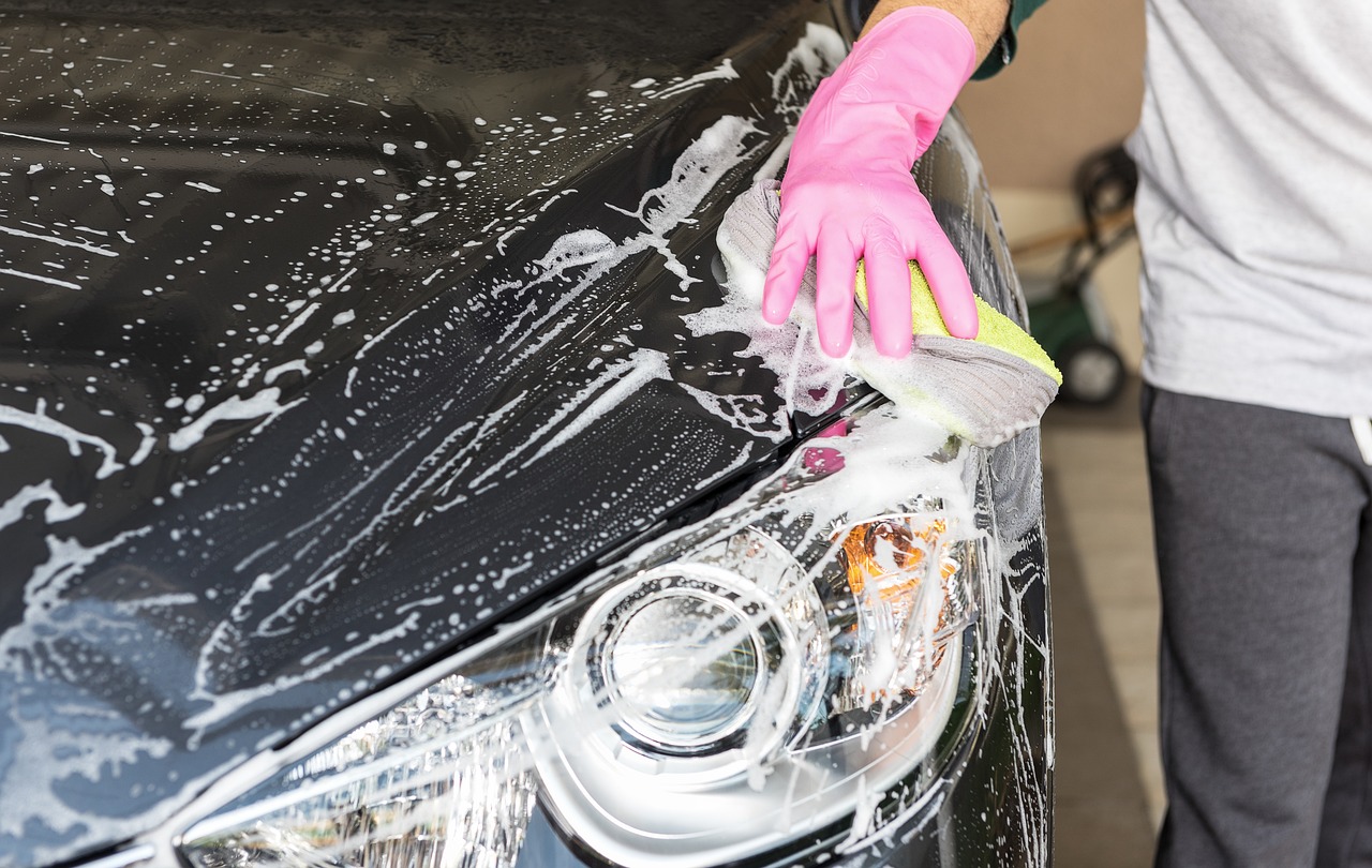 wash-a-car-gfafd9e67d_1280.jpg