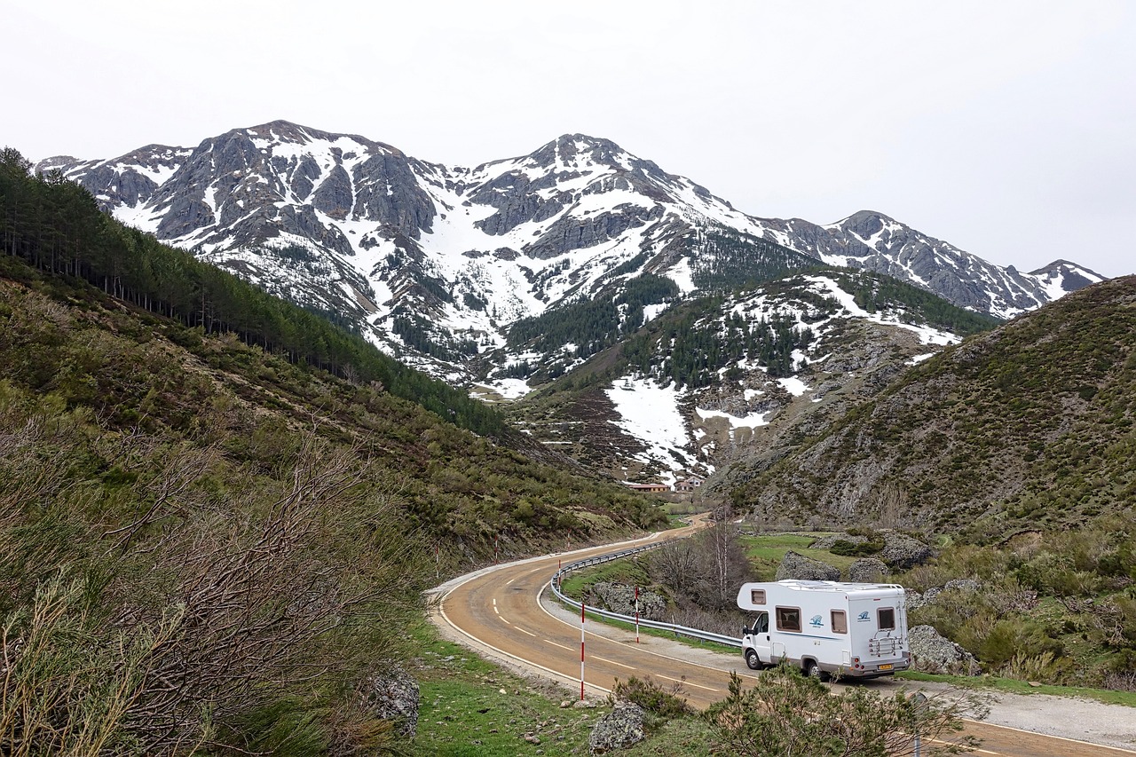 motorhome-1206525_1280.jpg