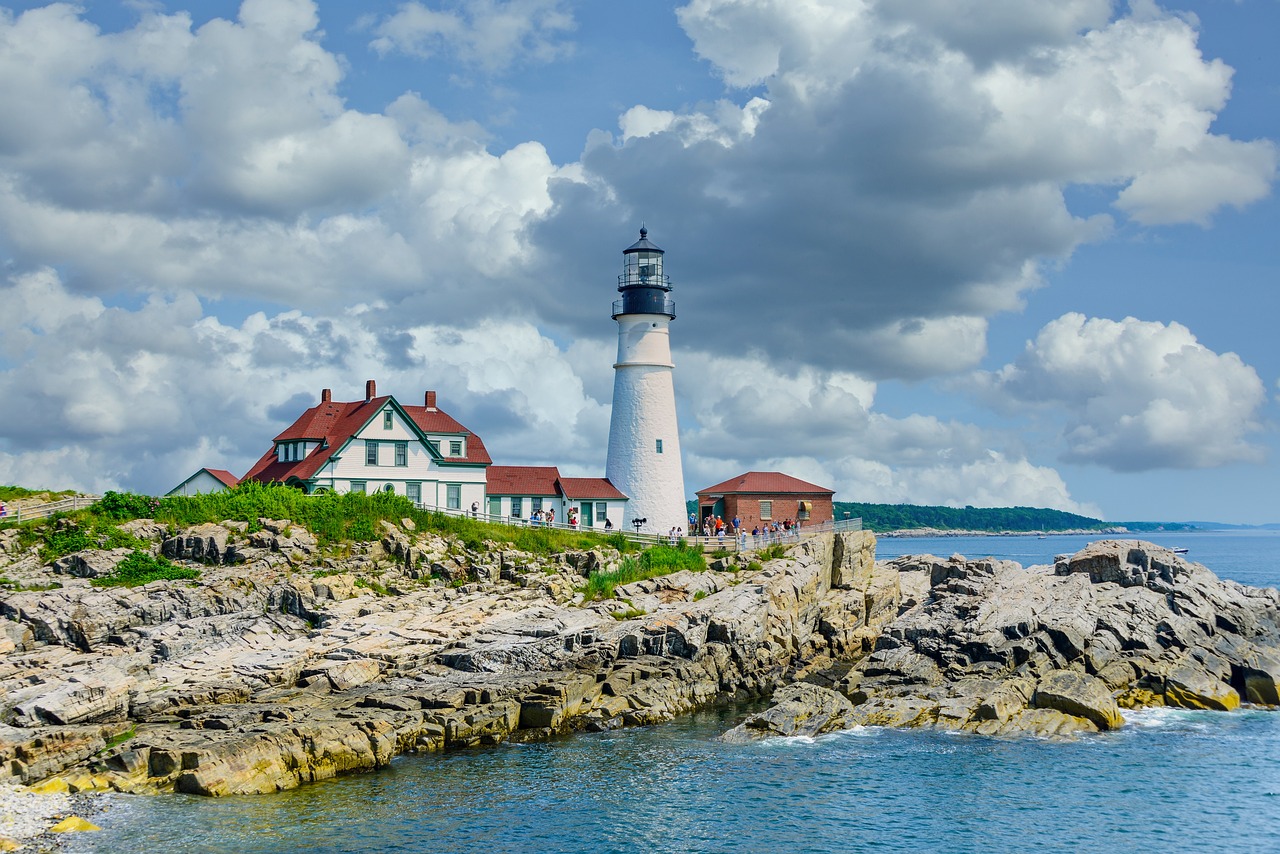 portland-head-light-gdff4e376f_1280.jpg
